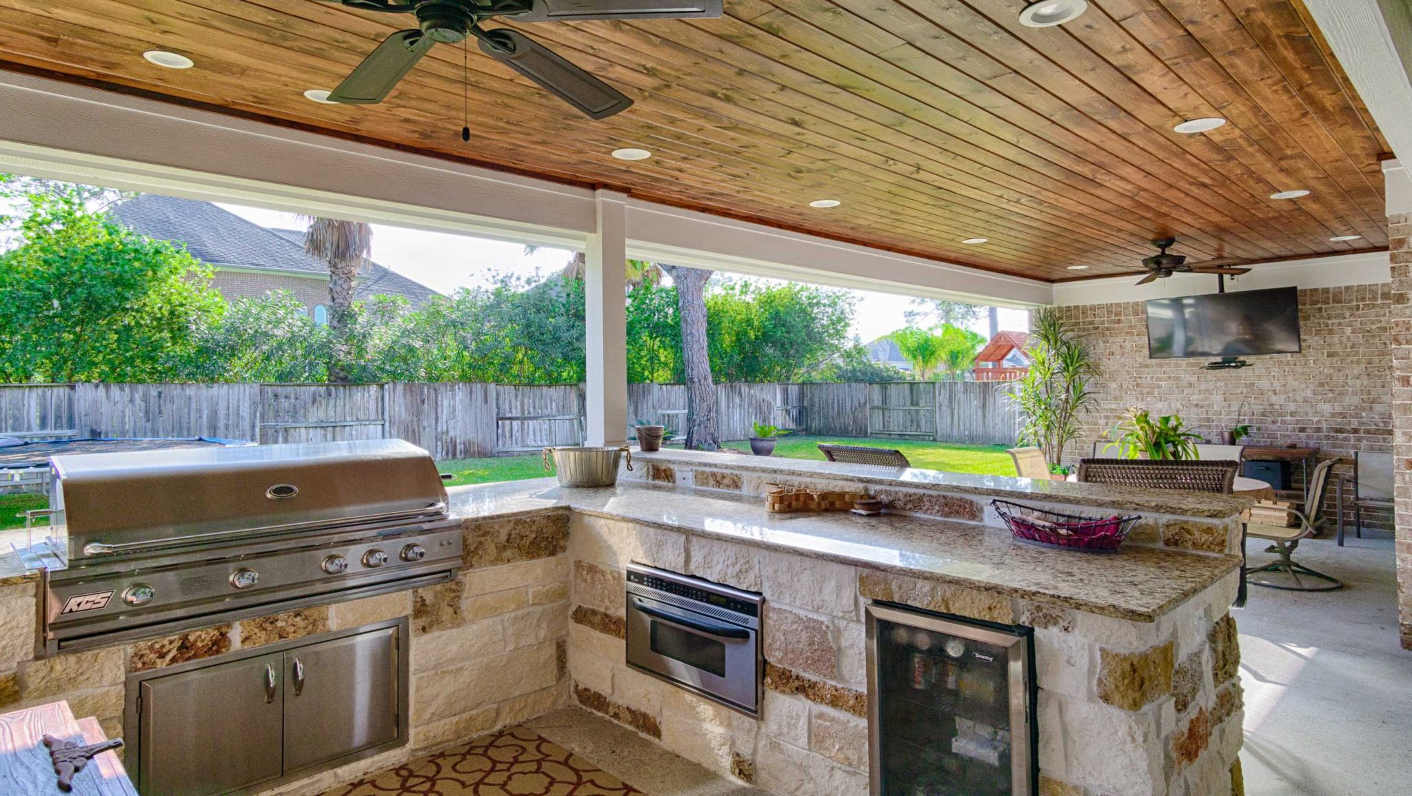 Outdoor Living: How to Set Up an Outdoor Kitchen