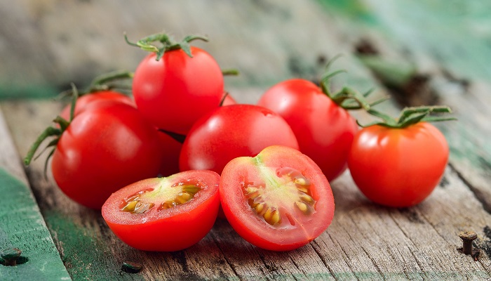8 Health Benefits of Eating Tomatoes Every Day