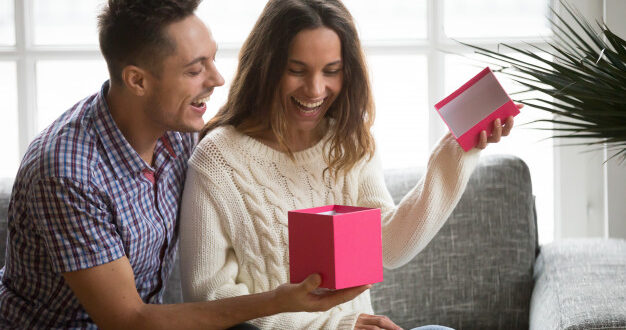 6 gifts that are going to make your wife convinced to accept your apology