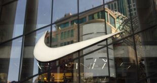 What is Nike's online marketing strategy