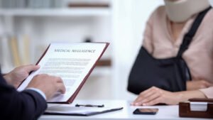 4 Qualities To Look In A Personal Injury Lawyer