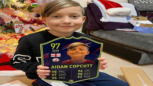 make your own FIFA card
