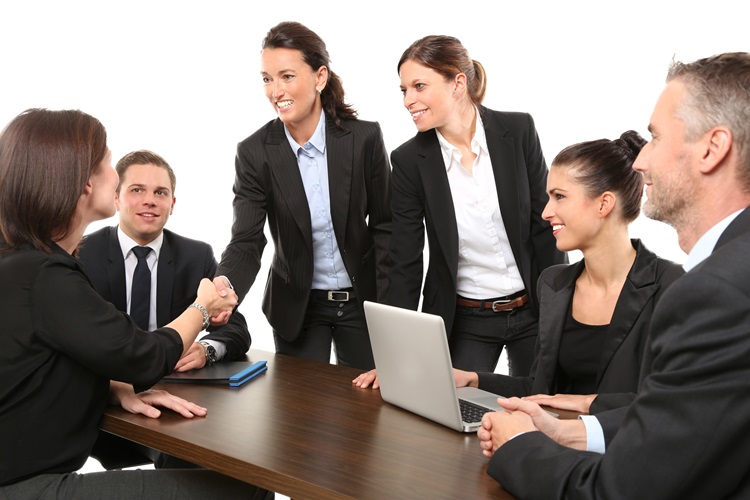 Business in the Burbs: 6 Advantages of Moving Your Office to the Suburbs